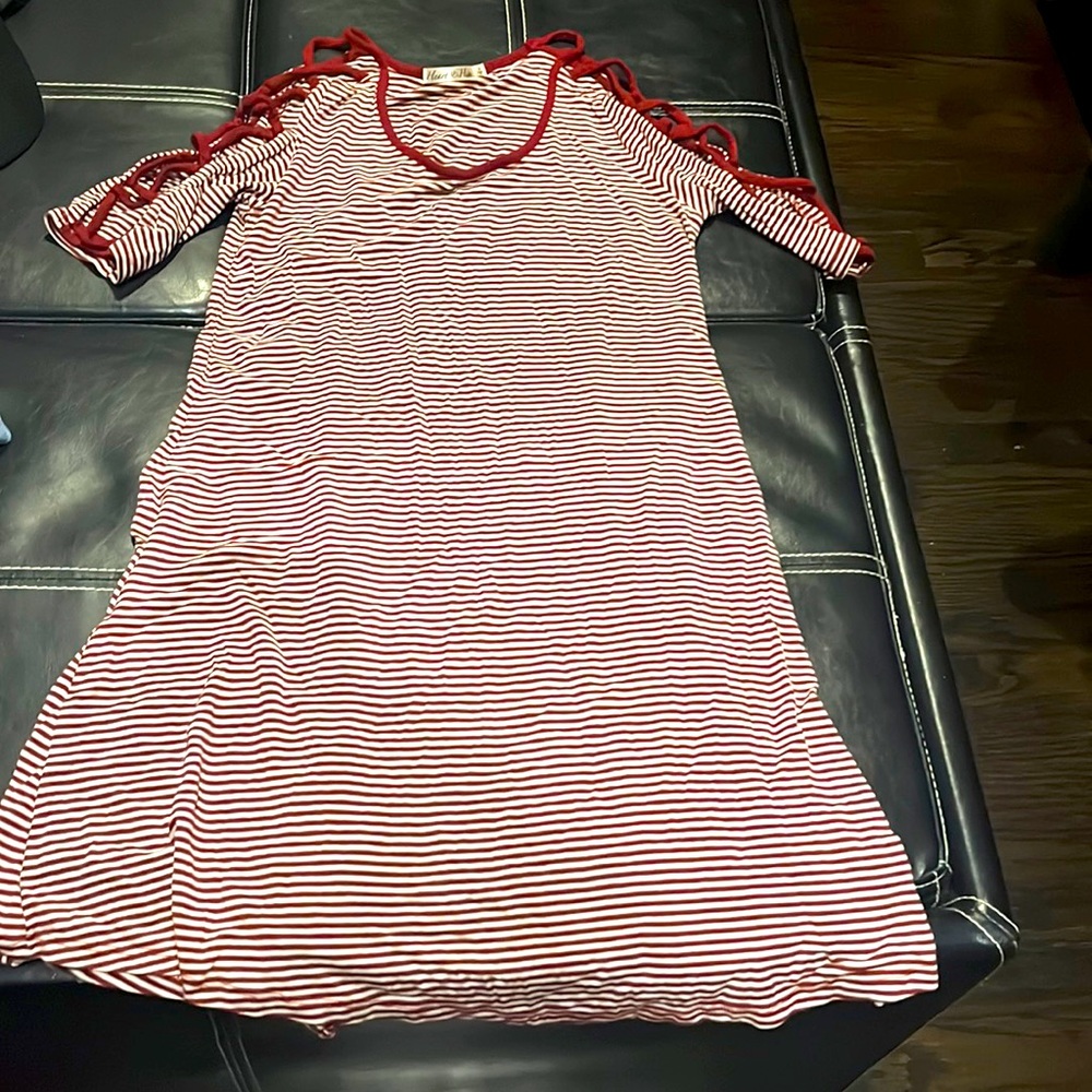 Striped dress with half arm sleeve cutout